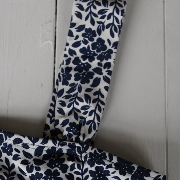 GAP Kids, Size 10, Blue and White Mix Pattern Tankini Swimsuit - Picture 3 of 8